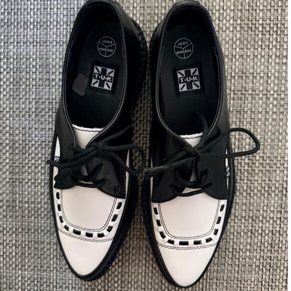 T.U.K. NWOB Men's A8140 Leather Creeper Oxford Shoe 9 Black White Punk Goth - Picture 3 of 7